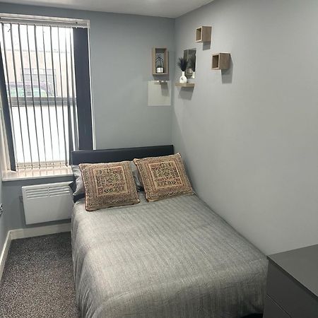 2 Bedroom Flat With Hot Tub Cardiff Extérieur photo