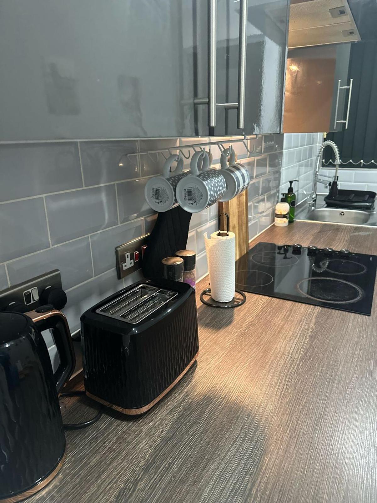 2 Bedroom Flat With Hot Tub Cardiff Extérieur photo